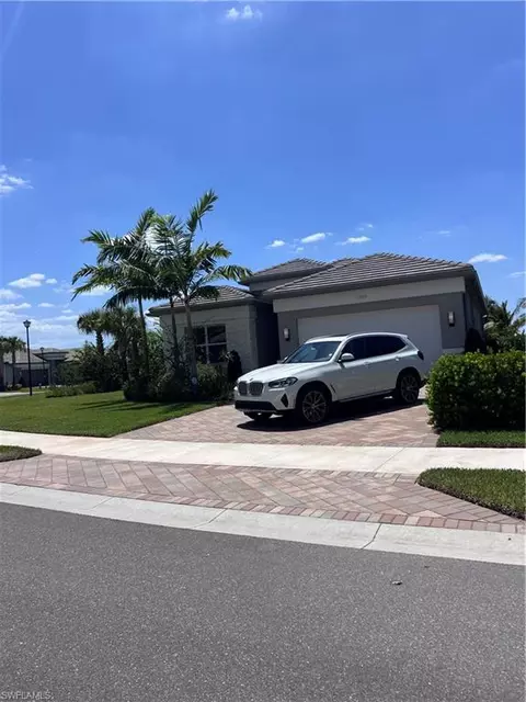 11458 Jacaranda Dr, Naples, FL 34120