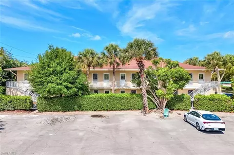 Exterior - 820 Ketch Dr #7, Naples, FL 34103 photo 1 of 5