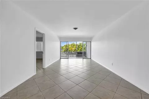 Living - 820 Ketch Dr #7, Naples, FL 34103 photo 4 of 6