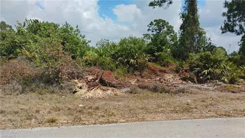 2514 33rd St SW, Lehigh Acres, FL 33976