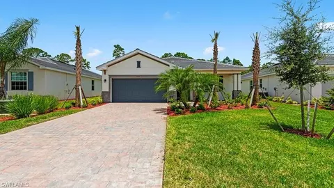 3036 Weston Manor Dr, Alva, FL 33920