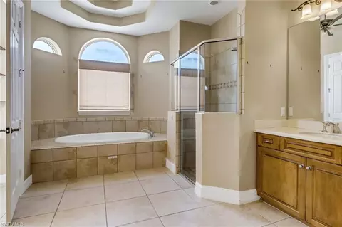 Bath - 415 Saddlebrook Ln, Naples, FL 34110 photo 2 of 4