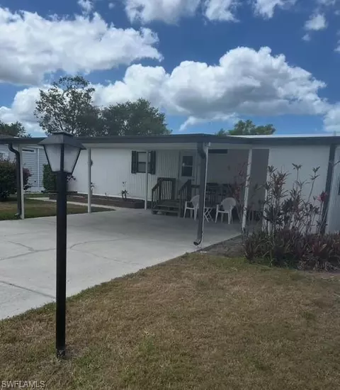 619 Charlemagne Blvd, Naples, FL 34112