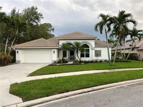 6573 Chestnut Cir, Naples, FL 34109