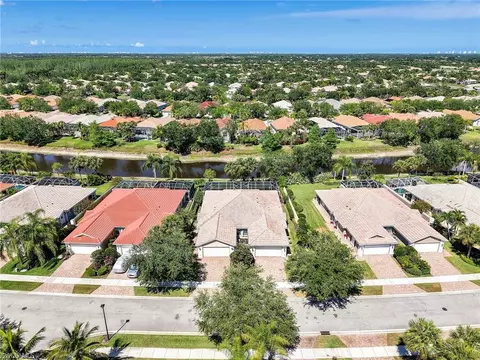 28902 Vermillion Ln, Bonita Springs, FL 34135