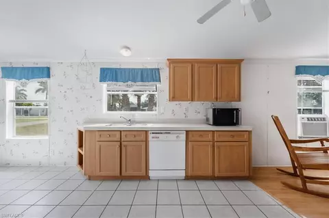 808 Renn Dr NW, Moore Haven, FL 33471 photo 12