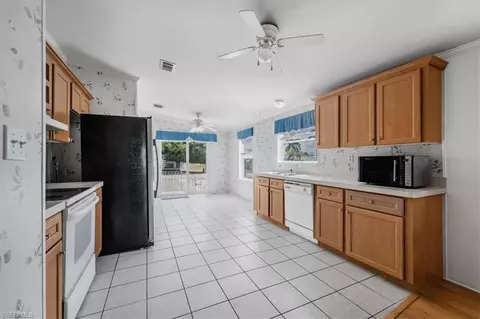 808 Renn Dr NW, Moore Haven, FL 33471 photo 13