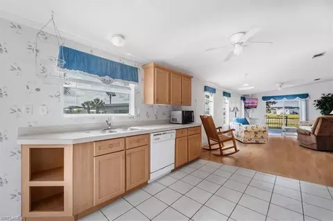 808 Renn Dr NW, Moore Haven, FL 33471 photo 9