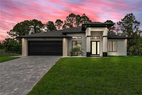911 Anthony St E, Lehigh Acres, FL 33974