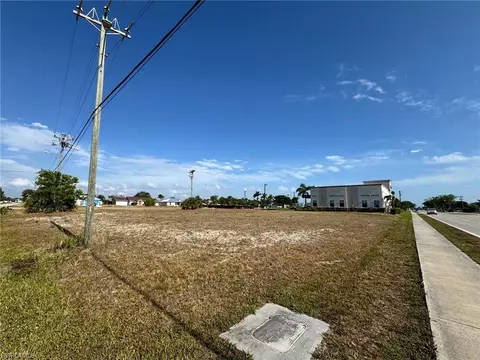 4531 Chiquita Blvd S, Cape Coral, FL 33914