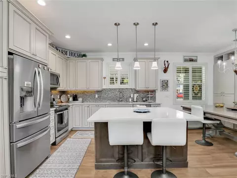 24810 Rodas Dr, Bonita Springs, FL 34135