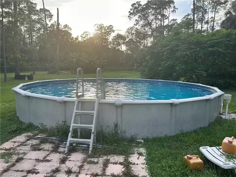 121 29th St SW, Naples, FL 34117