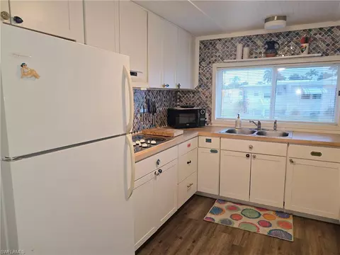 21 Diamond Ln #D21, Naples, FL 34112 photo 2