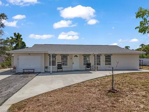 300 Schoolside Dr, Lehigh Acres, FL 33936