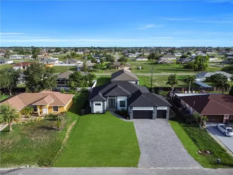 30 NE 11th Ln, Cape Coral, FL 33909
