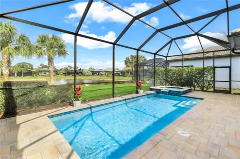 9729 Everglades Dr, Naples, FL 34120