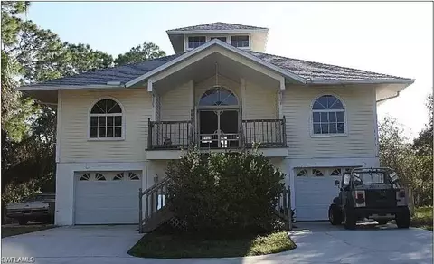 880 18th St NE, Naples, FL 34120