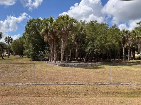 38 Nn 24th Ave SE, Naples, FL 34117