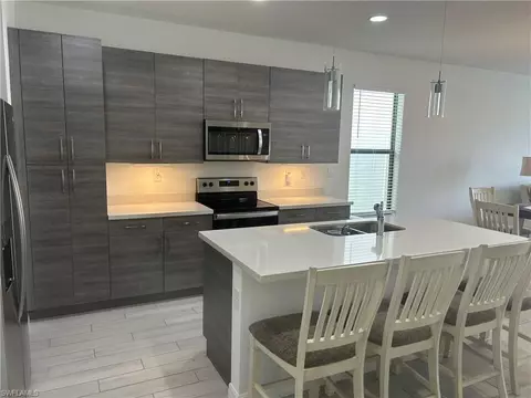 8980 Madrid Cir, Naples, FL 34104