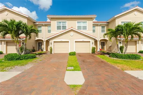 2685 Citrus St, Naples, FL 34120