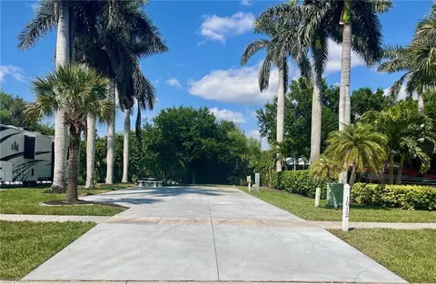 1012 Diamond Lake Cir S, Naples, FL 34114