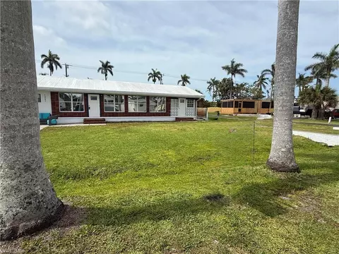 13041 Point Breeze Dr, Fort Myers, FL 33908