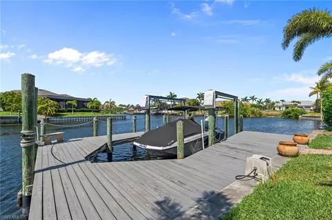 2915 Beach Pkwy W, Cape Coral, FL 33914