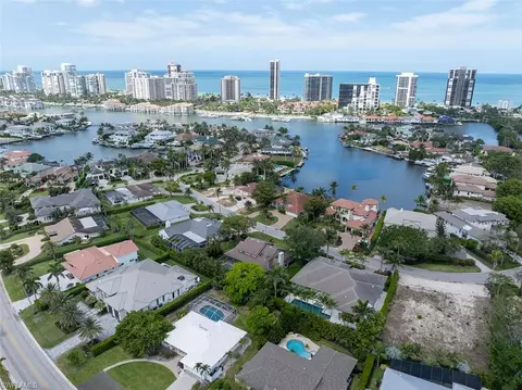 View/Area - 4711 Crayton Rd, Naples, FL 34103 photo 1 of 7