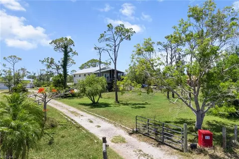 8625 Redwood Dr, Saint James City, FL 33956