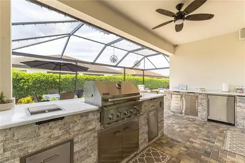 Kitchen - 9231 Shadow Oak Ln, Naples, FL 34120 photo 6 of 7