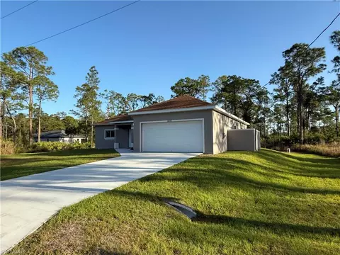 3205 E 21st St, Alva, FL 33920