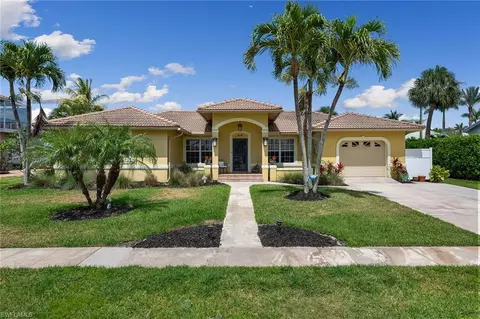 819 Buttonwood Ct, Marco Island, FL 34145