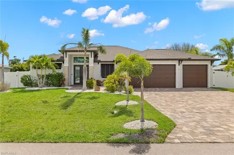 3833 SW 15th Pl, Cape Coral, FL 33914