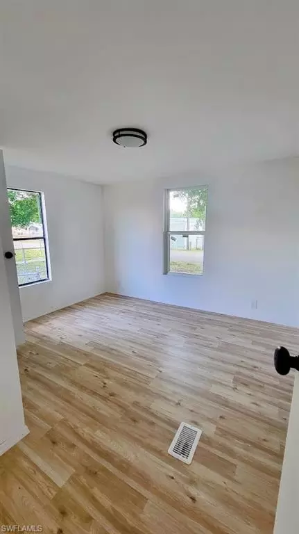 Bedroom - 1055 7th St, Okeechobee, FL 34974 photo 1 of 1