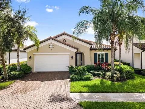 4727 Abaca Cir, Naples, FL 34119