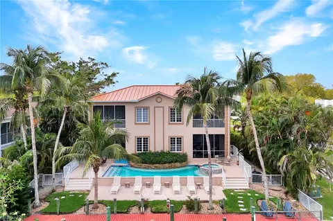 1485 Chesapeake Ave, Naples, FL 34102