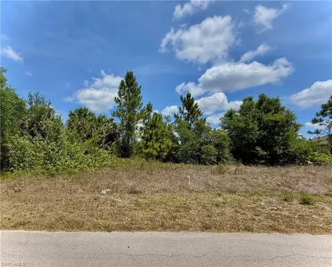 807 Casper Yost St E, Lehigh Acres, FL 33974