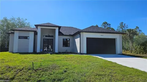 1019 Calvin Ave, Lehigh Acres, FL 33972