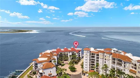 625 La Peninsula Blvd #625, Naples, FL 34113