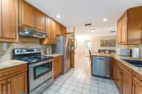 Kitchen - 116 Short Ct, Naples, FL 34112 photo 1 of 2