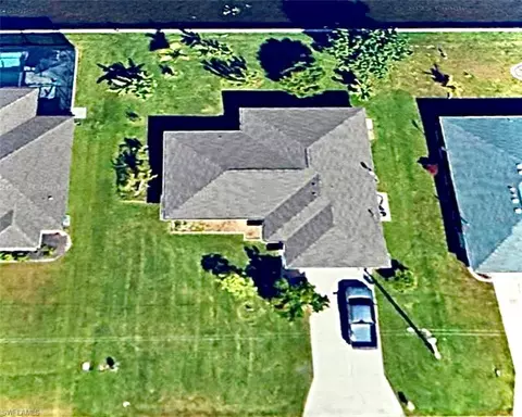 323 SE 16th St, Cape Coral, FL 33990