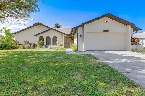 2218 SE 2nd St, Cape Coral, FL 33990
