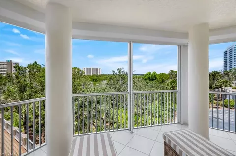 315 Dunes Blvd #307, Naples, FL 34110