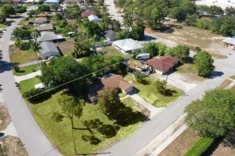 5241 27th Ave SW, Naples, FL 34116