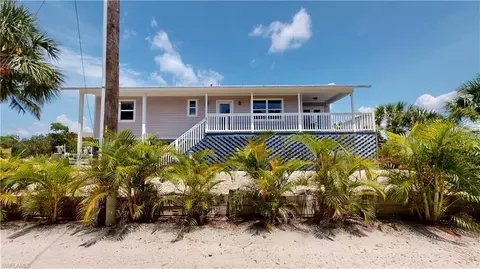 8161 Moyer Ln, Bokeelia, FL 33922
