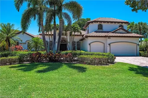 819 Bentwood Dr, Naples, FL 34108