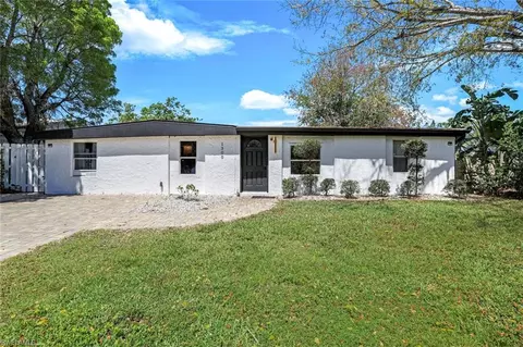 1300 Pine St, Naples, FL 34104