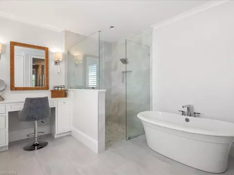 Bath - 2195 Harbor Rd, Naples, FL 34104 photo 2 of 4