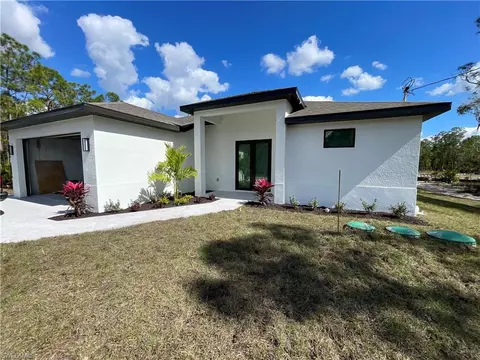 829 Gillian Ave, Lehigh Acres, FL 33974