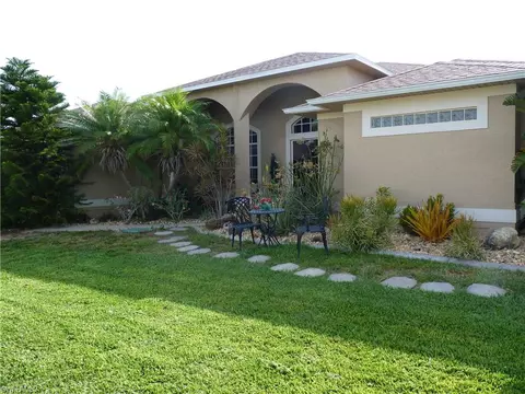 914 Albert Ave, Lehigh Acres, FL 33971